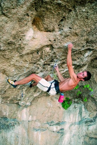 Mateusz Haładaj na Le Plafond 8c, Volx. Fot. Ela Miśkiewicz